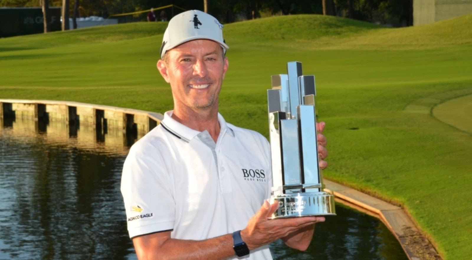 Defending champion Mike Weir