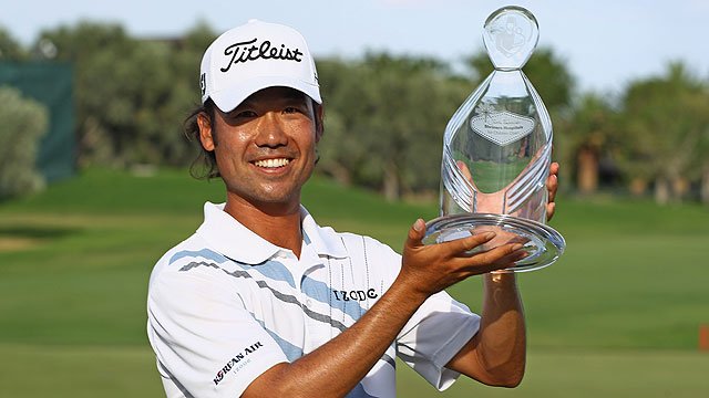 Look who's got a trophy -- Kevin Na!
