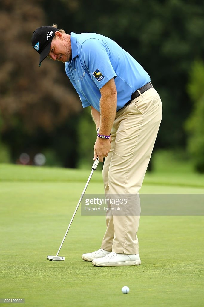Ernie Els putting crosshanded at Joberg Open